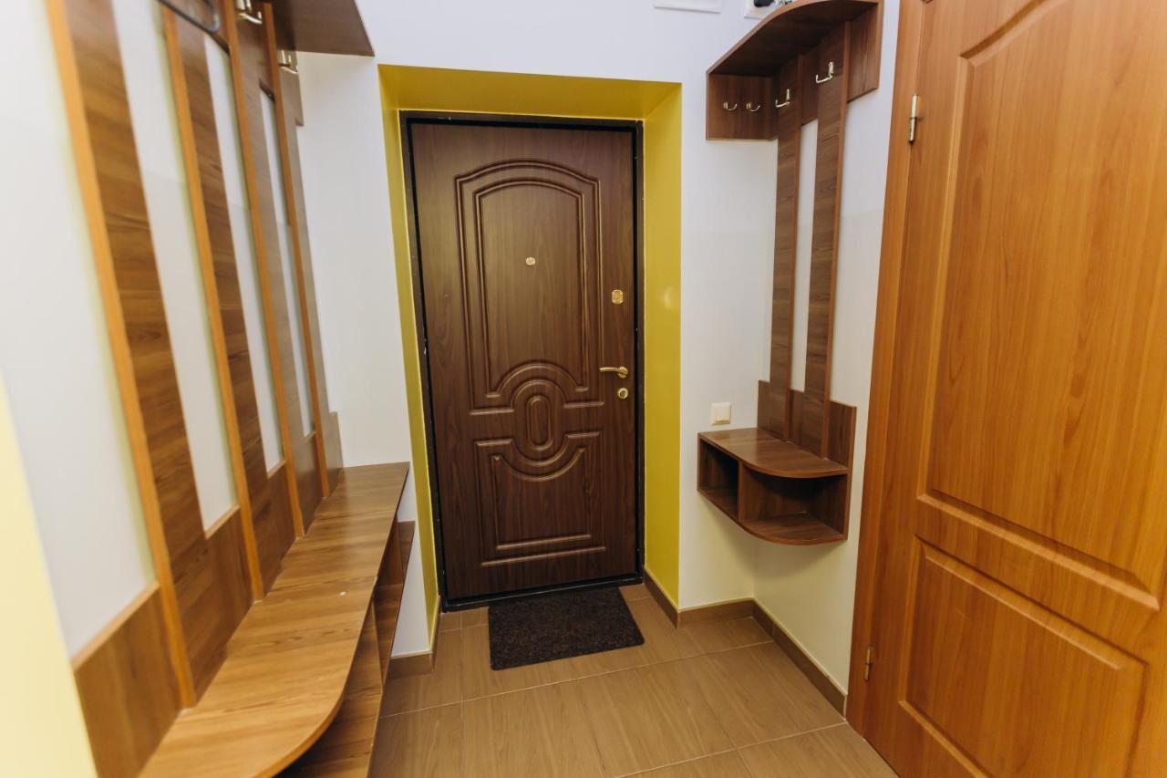Затишні Apartments Біля Жд Вокзалу Ivano-Frankivsk Exterior foto